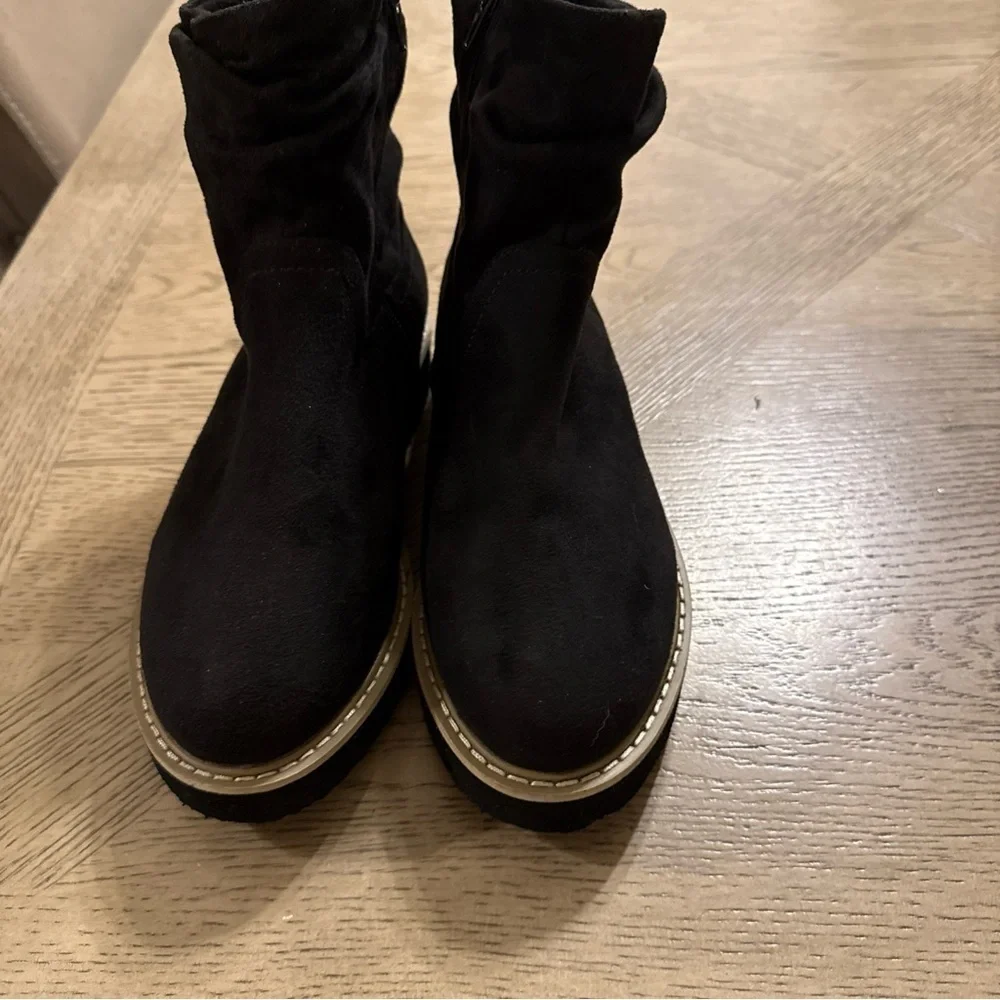 Avenue Women's Wide Width Sophie Ankle Boot 7W